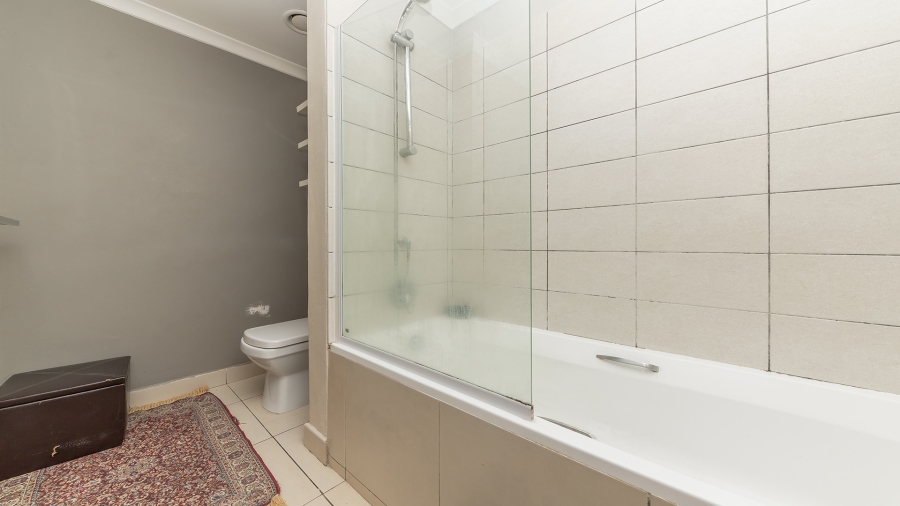 To Let 1 Bedroom Property for Rent in Woodstock Western Cape